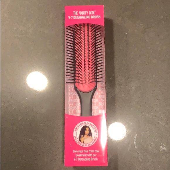 The Vanity Box Other - NWT The Vanity Box V-7 Detangling Brush